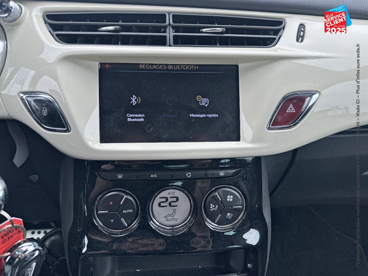 Véhicule d'occasion DS DS 3 PURETECH 110CH CAFE RACER AUTOMATIQUE SIEGES CHAUF/CUIR GPS CAMERA chez Renault Saint-Louis