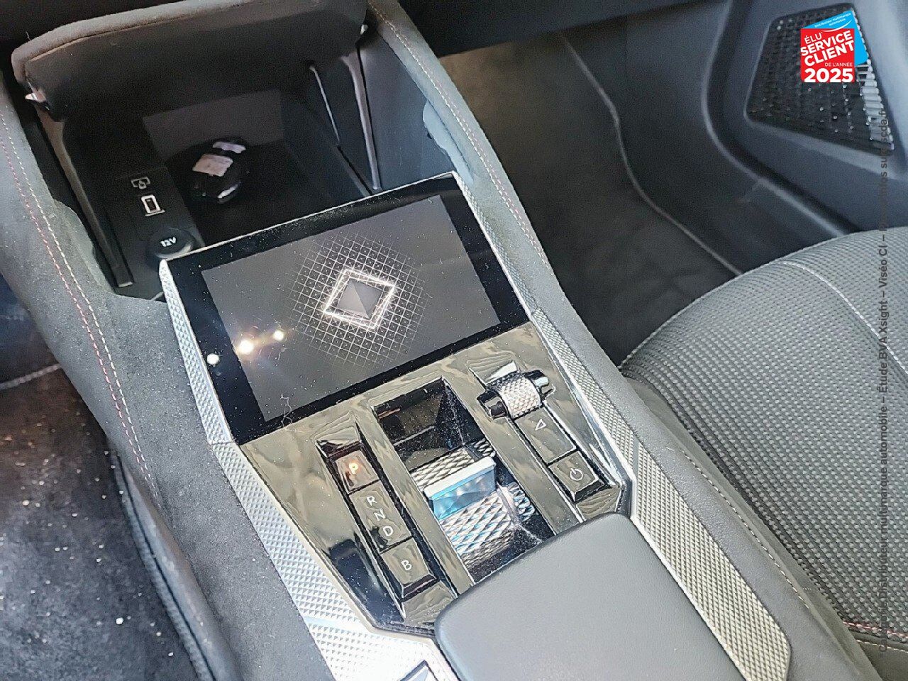 Véhicule d'occasion DS DS 4 E-TENSE 225CH PERFORMANCE LINE + GPS chez Toyota Sarreguemines