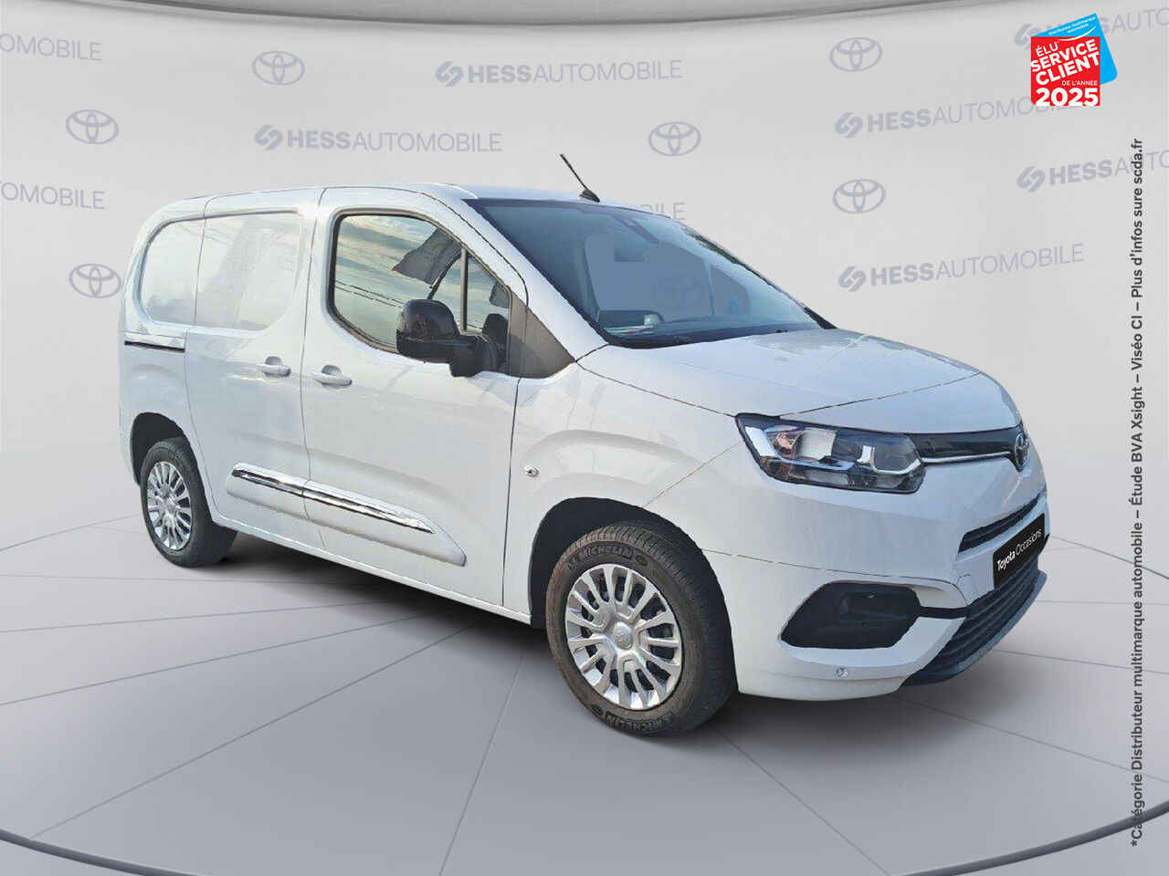 Véhicule d'occasion TOYOTA PROACE CITY MEDIUM 100 D-4D BUSINESS RC23 CAMERA chez Toyota Bar le Duc