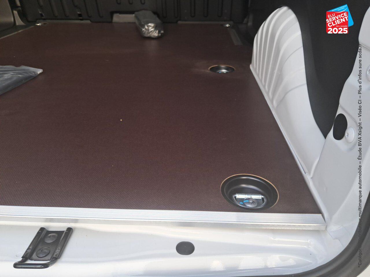 Véhicule d'occasion TOYOTA PROACE CITY MEDIUM 100 D-4D BUSINESS RC23 CAMERA chez Toyota Bar le Duc