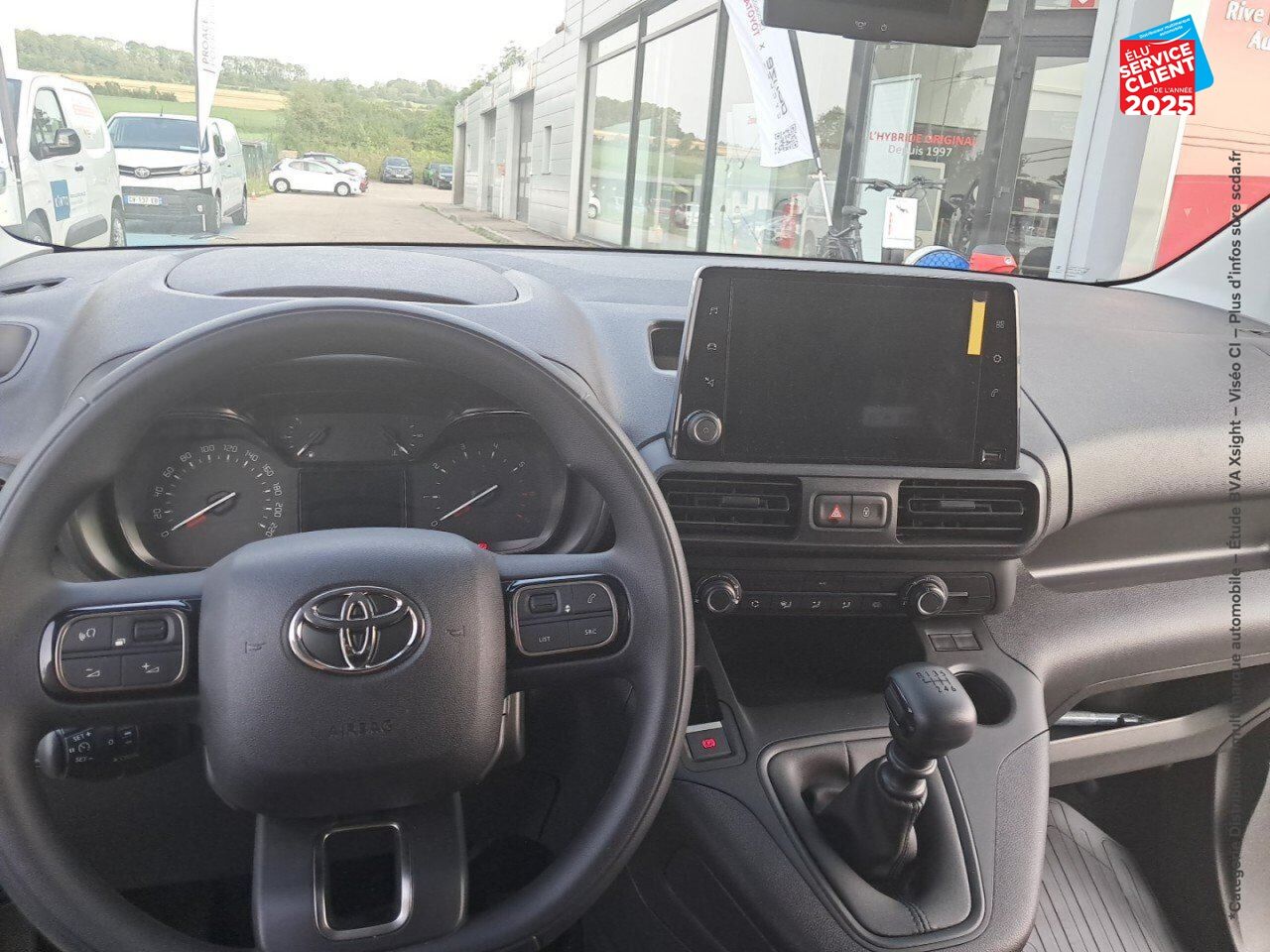 Véhicule d'occasion TOYOTA PROACE CITY MEDIUM 100 D-4D BUSINESS RC23 CAMERA chez Toyota Bar le Duc