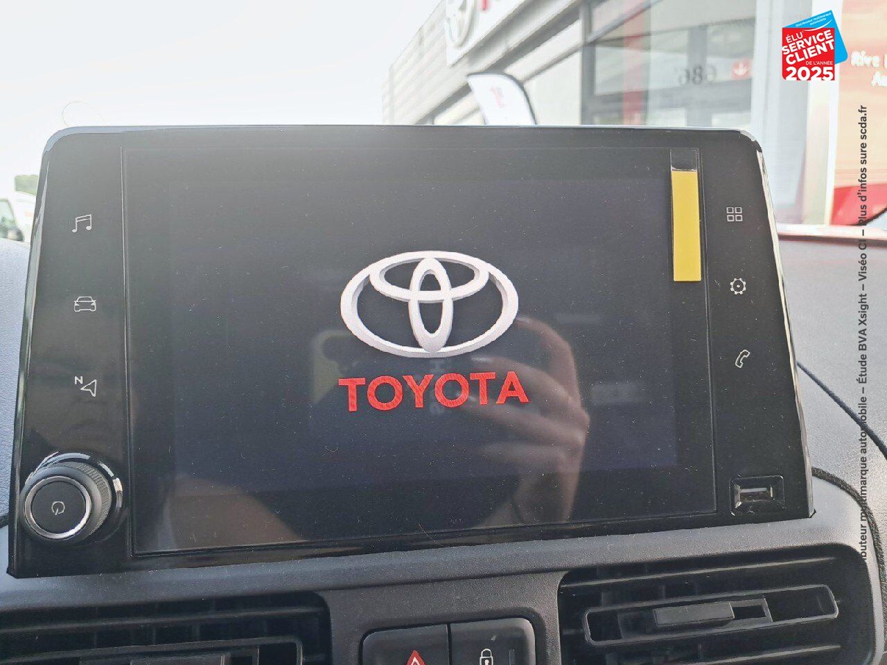 Véhicule d'occasion TOYOTA PROACE CITY MEDIUM 100 D-4D BUSINESS RC23 CAMERA chez Toyota Bar le Duc