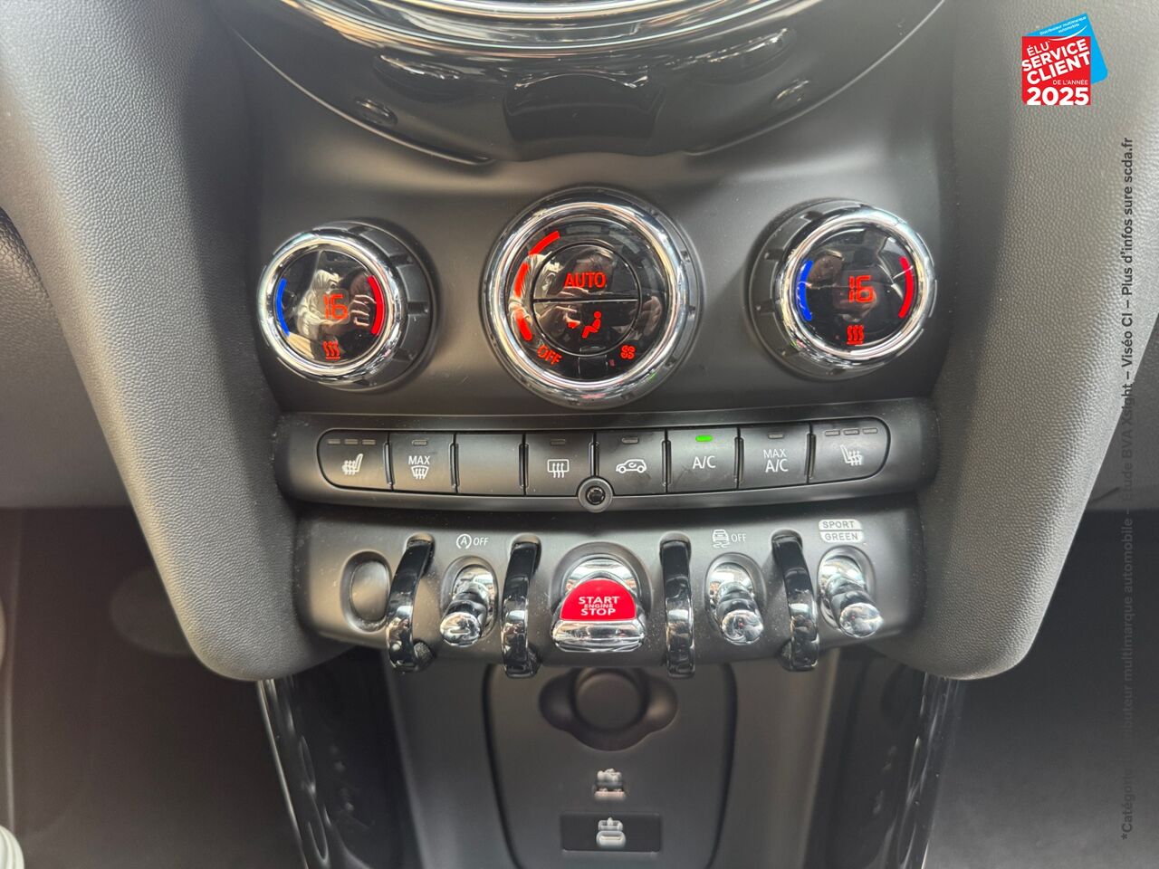 Véhicule d'occasion MINI MINI COOPER S 178CH BVA7 TOUVRANT SIEGES CHAUF GPS RADAR AR CARPLAY chez Hyundai Epernay