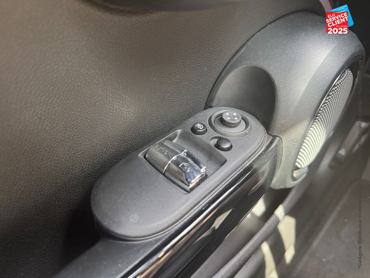 Véhicule d'occasion MINI MINI COOPER S 178CH BVA7 TOUVRANT SIEGES CHAUF GPS RADAR AR CARPLAY chez Hyundai Epernay