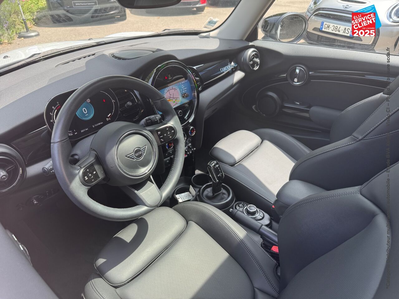 Véhicule d'occasion MINI MINI COOPER S 178CH BVA7 TOUVRANT SIEGES CHAUF GPS RADAR AR CARPLAY chez Hyundai Epernay