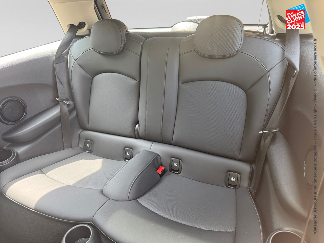 Véhicule d'occasion MINI MINI COOPER S 178CH BVA7 TOUVRANT SIEGES CHAUF GPS RADAR AR CARPLAY chez Hyundai Epernay