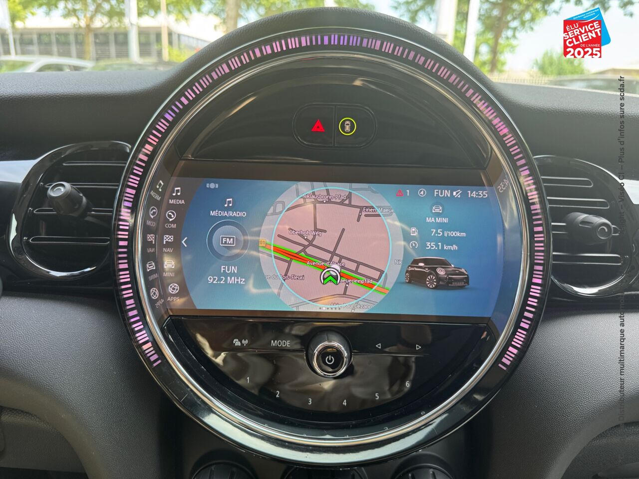 Véhicule d'occasion MINI MINI COOPER S 178CH BVA7 TOUVRANT SIEGES CHAUF GPS RADAR AR CARPLAY chez Hyundai Epernay