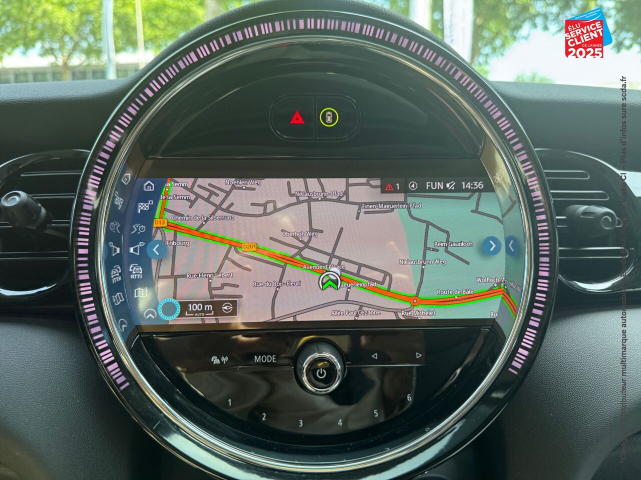 Véhicule d'occasion MINI MINI COOPER S 178CH BVA7 TOUVRANT SIEGES CHAUF GPS RADAR AR CARPLAY chez Hyundai Epernay