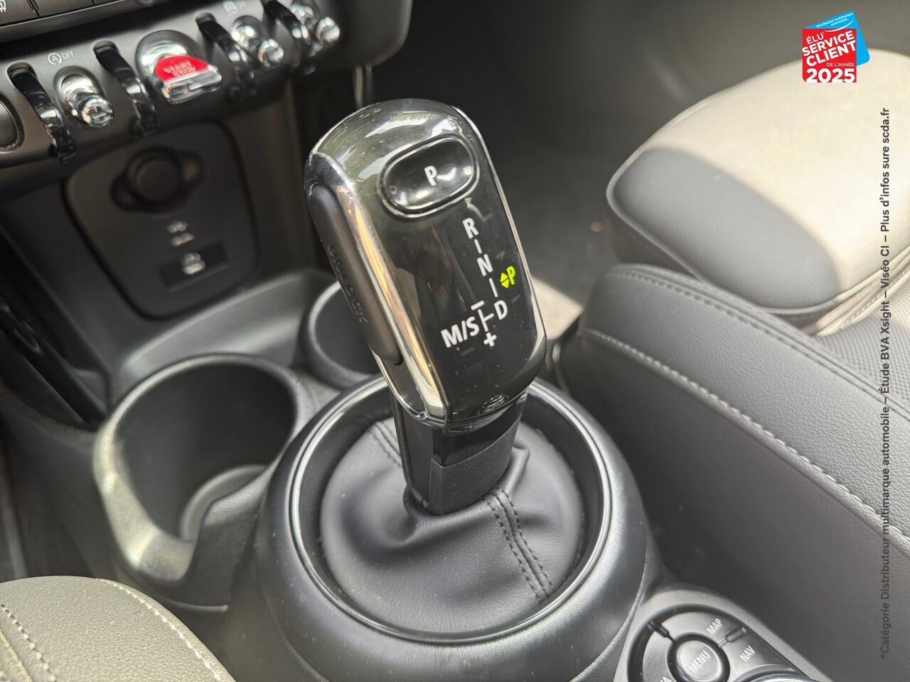 Véhicule d'occasion MINI MINI COOPER S 178CH BVA7 TOUVRANT SIEGES CHAUF GPS RADAR AR CARPLAY chez Hyundai Epernay