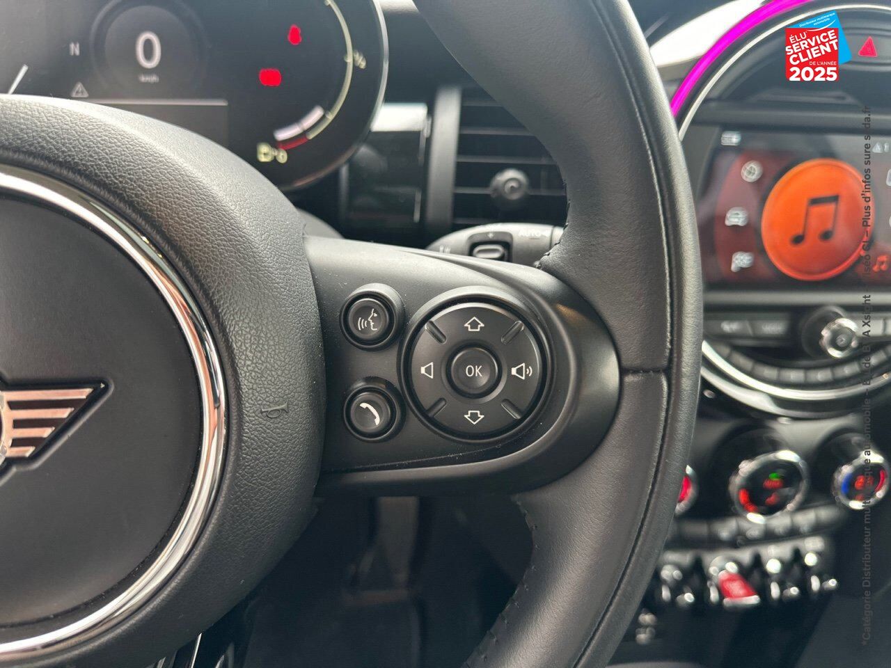Véhicule d'occasion MINI MINI COOPER 136CH EDITION GREENWICH chez BMW Pontarlier