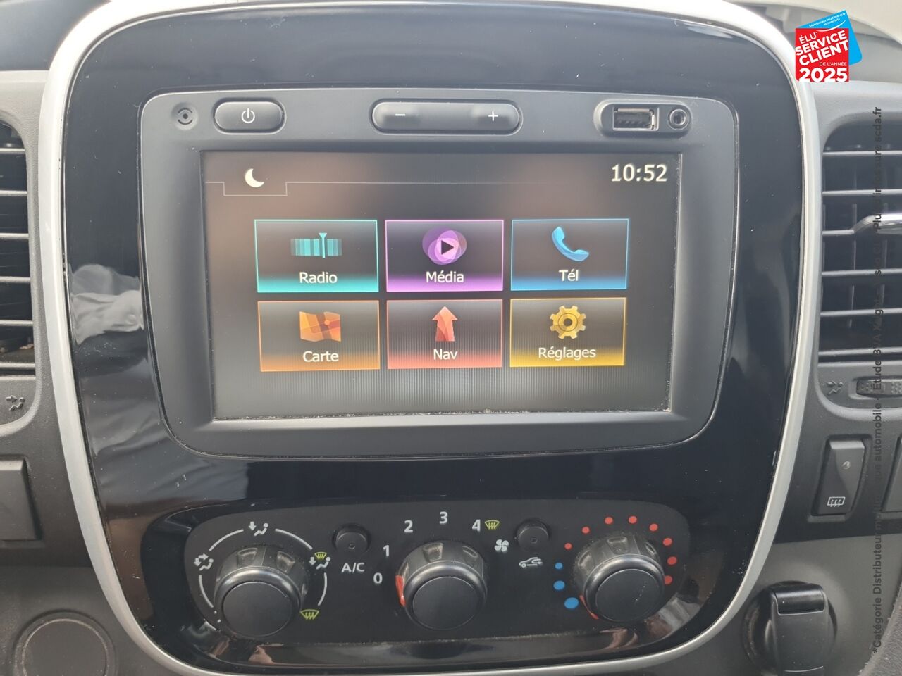 Véhicule d'occasion RENAULT TRAFIC FG L1H1 1000 1.6 DCI 120CH CONFORT EURO6 GPS chez Toyota Saint Dizier