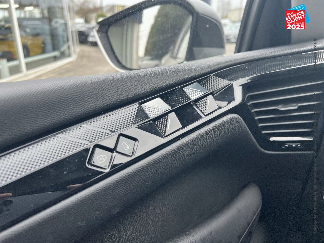 Véhicule d'occasion DS DS 4 BLUEHDI 130CH BASTILLE AUTOMATIQUE CARPLAY chez BMW Besançon