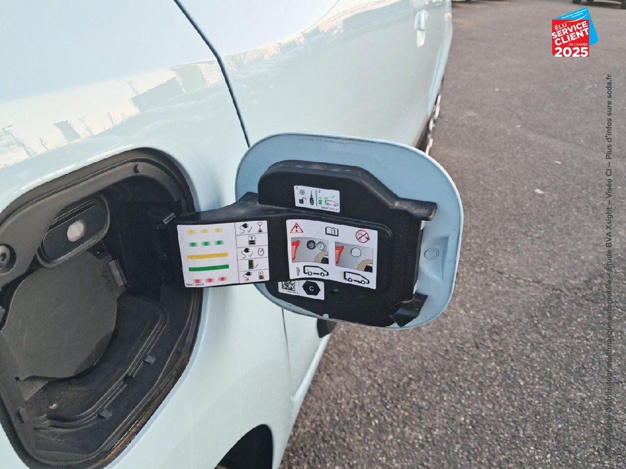 Véhicule d'occasion RENAULT TWINGO E-TECH ELECTRIC EQUILIBRE R80 ACHAT INTEGRAL chez Opel Thionville