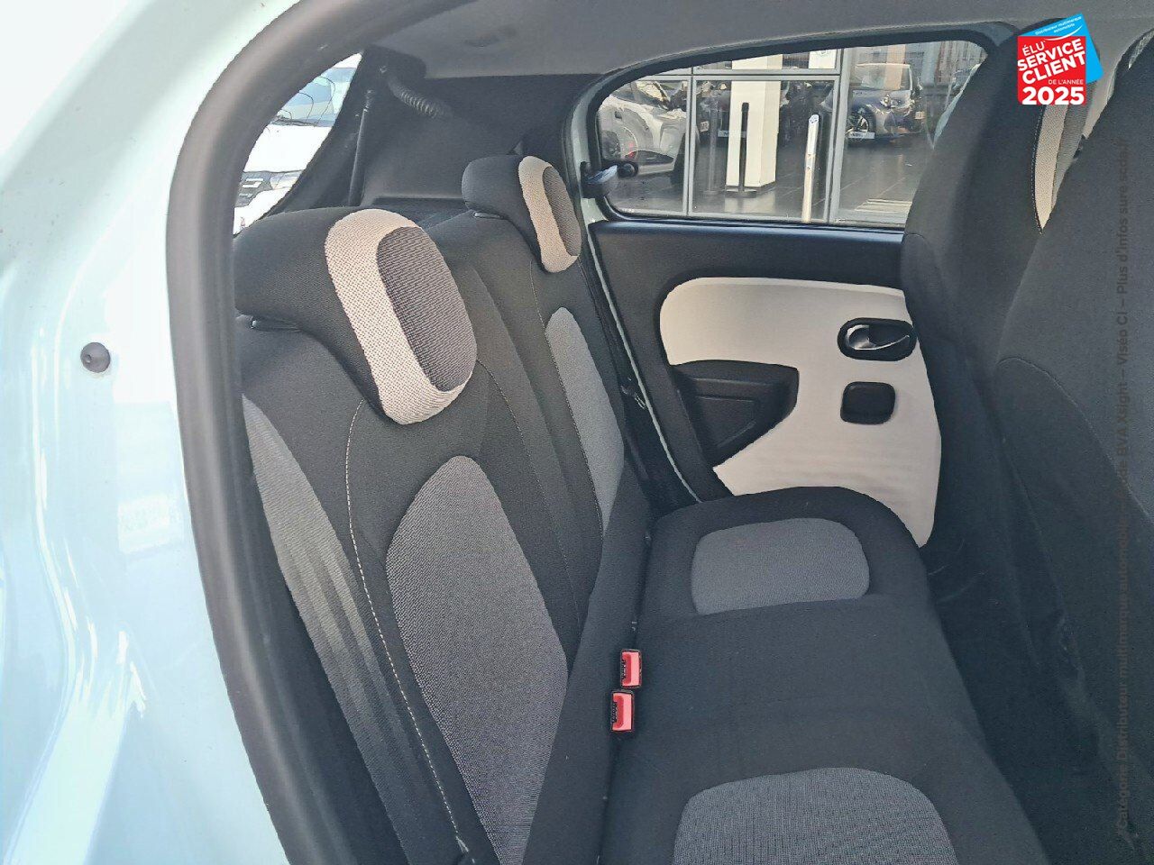 Véhicule d'occasion RENAULT TWINGO E-TECH ELECTRIC EQUILIBRE R80 ACHAT INTEGRAL chez Opel Thionville