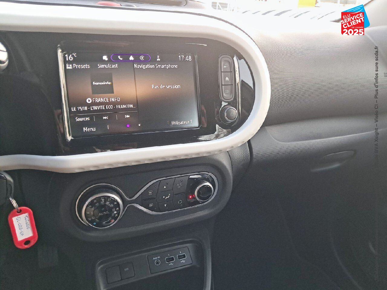 Véhicule d'occasion RENAULT TWINGO E-TECH ELECTRIC EQUILIBRE R80 ACHAT INTEGRAL chez Opel Thionville