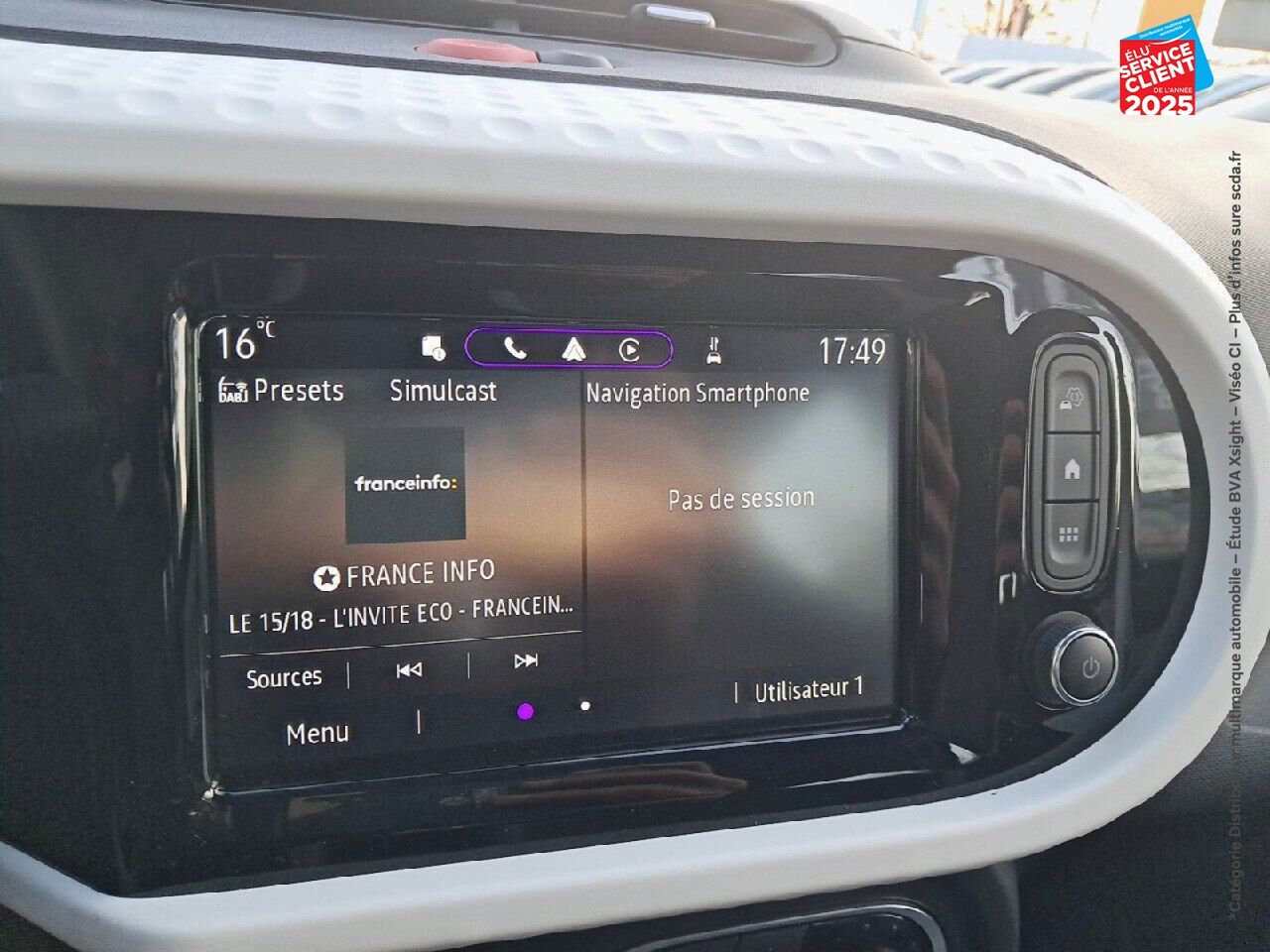 Véhicule d'occasion RENAULT TWINGO E-TECH ELECTRIC EQUILIBRE R80 ACHAT INTEGRAL chez Opel Thionville