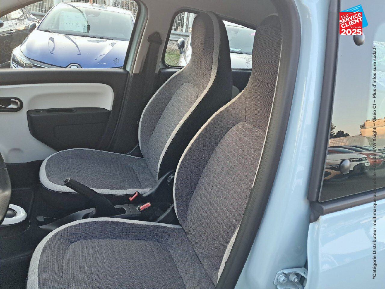 Véhicule d'occasion RENAULT TWINGO E-TECH ELECTRIC EQUILIBRE R80 ACHAT INTEGRAL chez Opel Thionville
