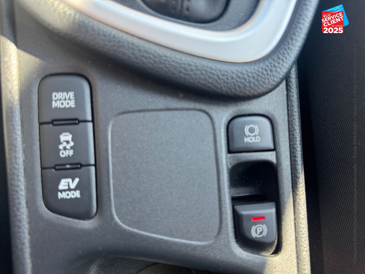 Véhicule d'occasion TOYOTA YARIS 116H DESIGN 5P MY22 CAMERA CARPLAY chez Dacia Belfort