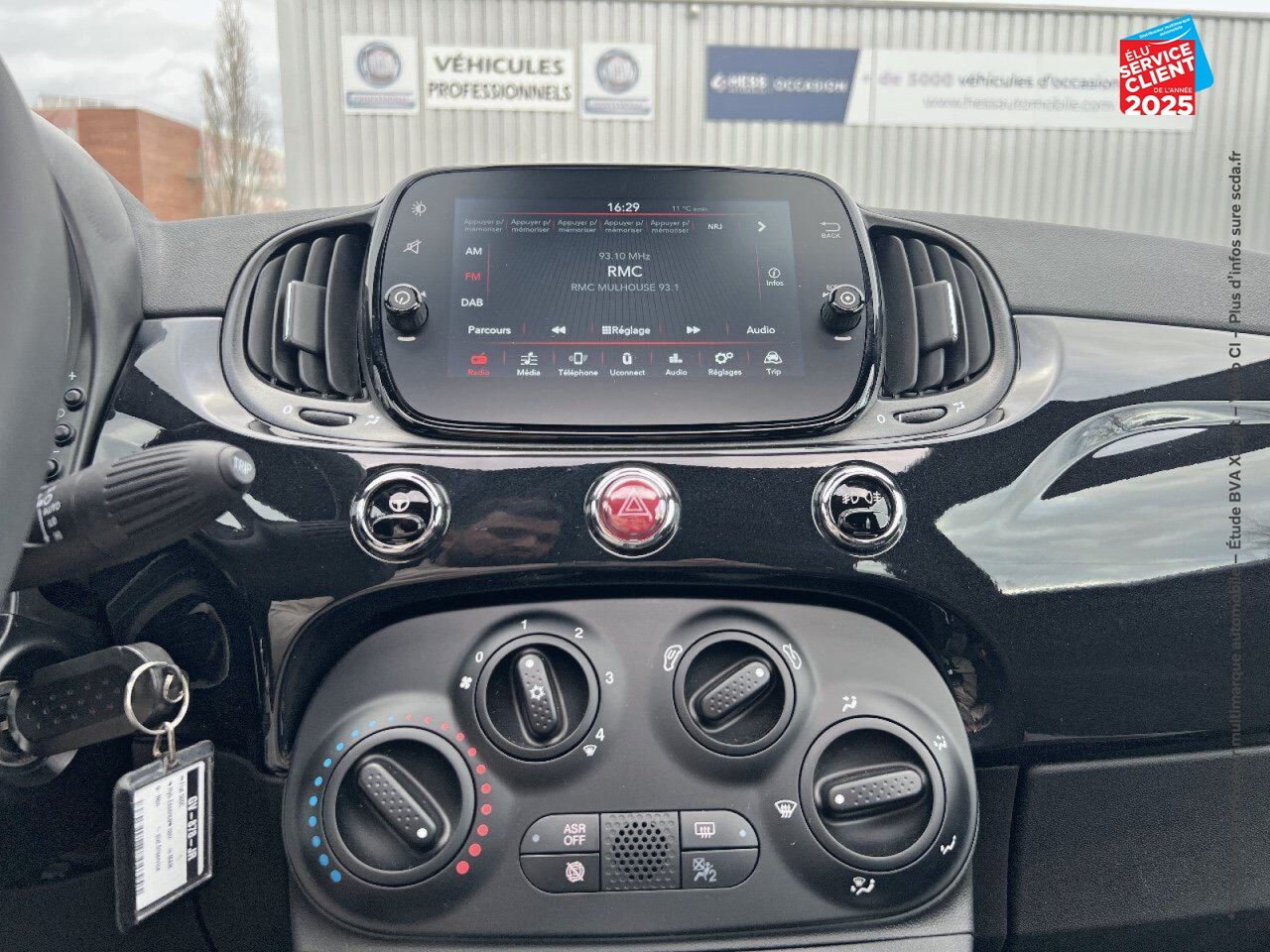 Véhicule d'occasion FIAT 500C 1.0 70CH BSG SS PACK CONFORT chez Renault Sélestat