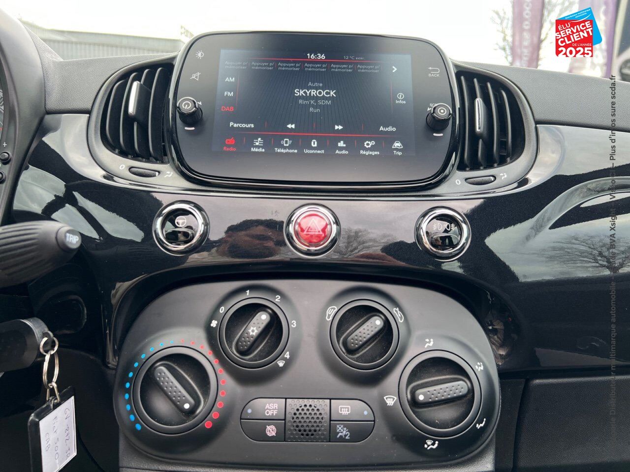 Véhicule d'occasion FIAT 500C 1.0 70CH BSG S/S PACK CONFORT chez Opel Saint-Dizier
