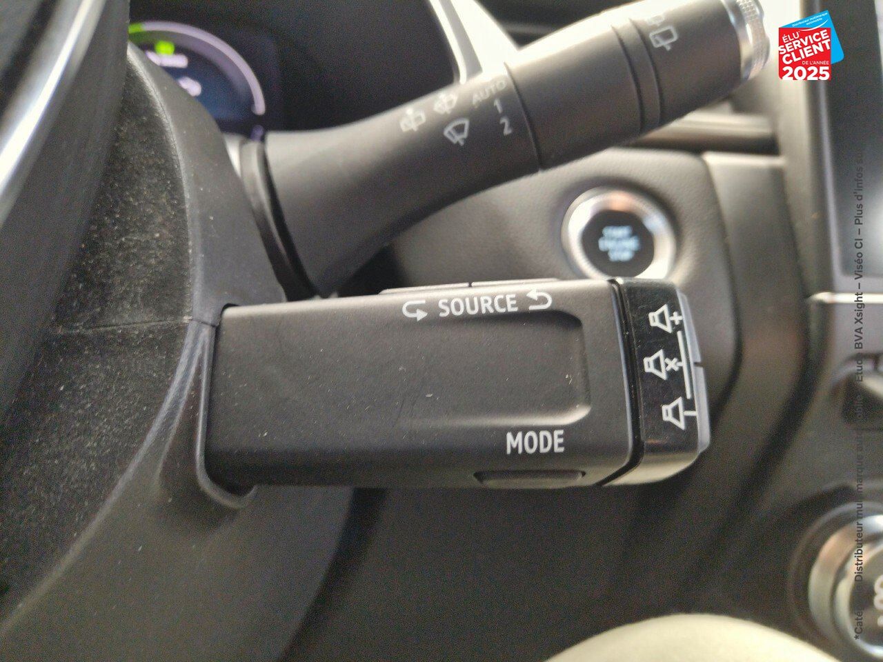 Véhicule d'occasion RENAULT CAPTUR 1.6 E-TECH HYBRIDE RECHARGEABLE 160CH INTENS -21 chez Renault Sélestat