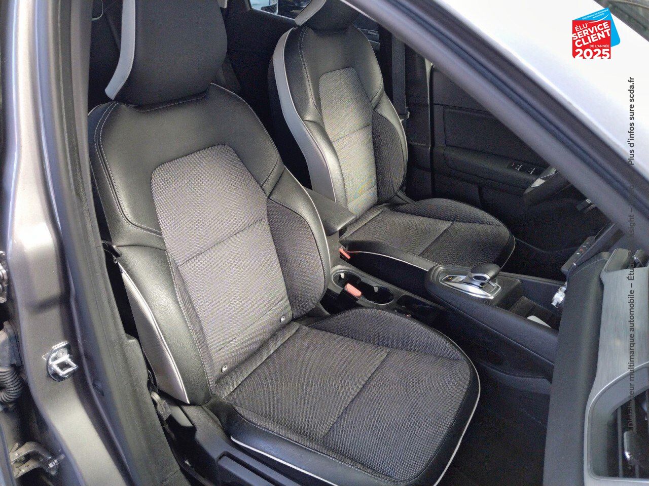 Véhicule d'occasion RENAULT CAPTUR 1.6 E-TECH HYBRIDE RECHARGEABLE 160CH INTENS -21 chez Renault Sélestat
