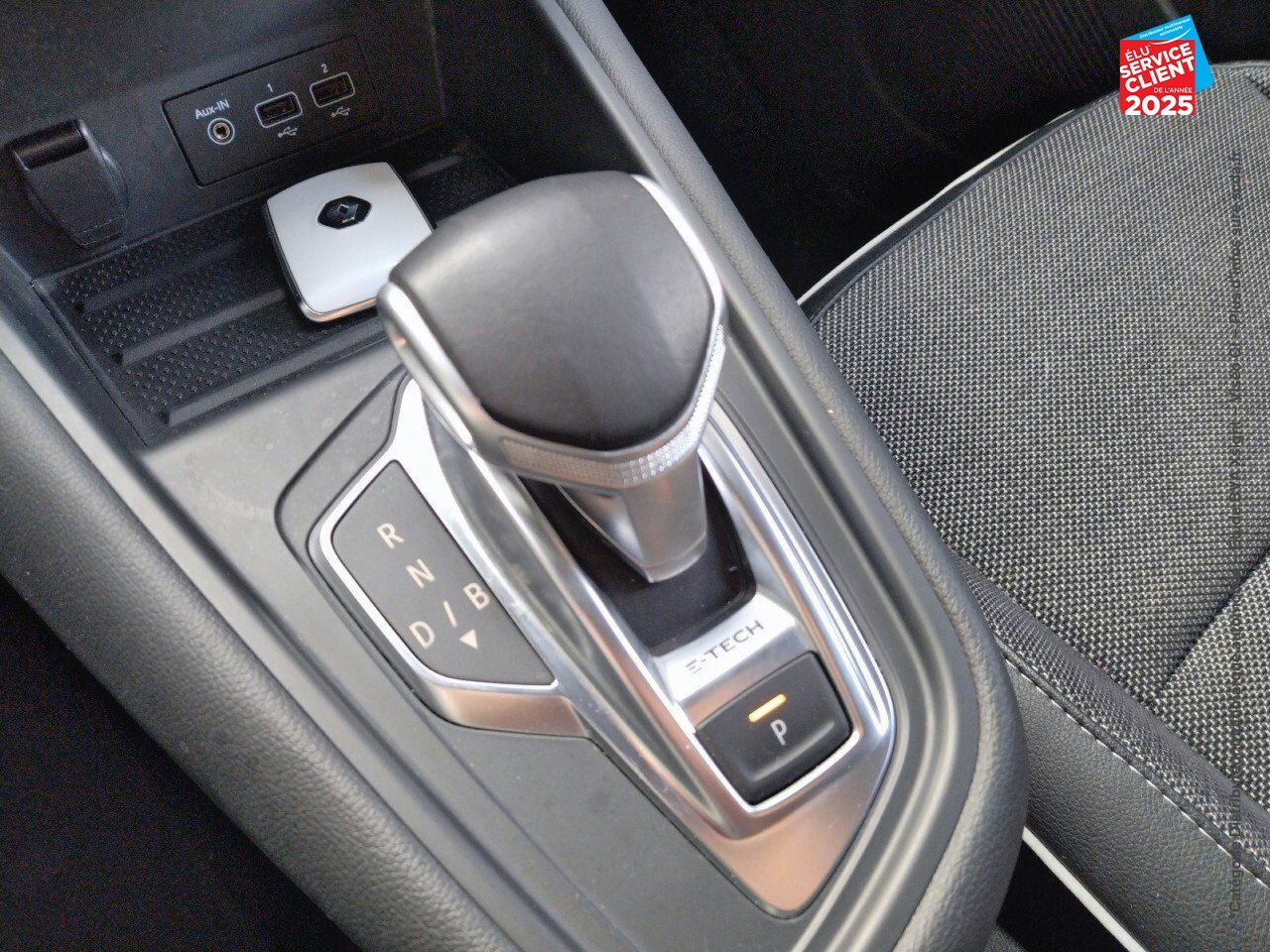 Véhicule d'occasion RENAULT CAPTUR 1.6 E-TECH HYBRIDE RECHARGEABLE 160CH INTENS -21 chez Renault Sélestat