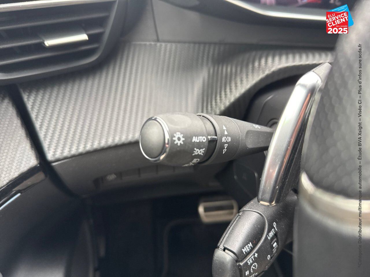 Véhicule d'occasion PEUGEOT 2008 1.2 PURETECH 130CH SS GT EAT8 chez Renault Saint-Louis