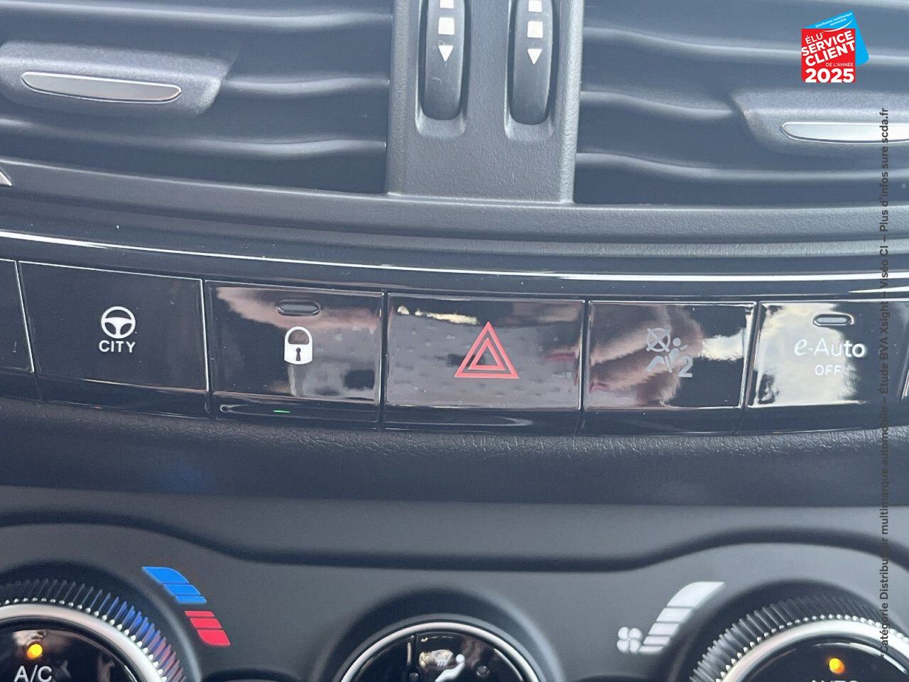 Véhicule d'occasion FIAT TIPO CROSS 1.5 FIREFLY TURBO 130CH S/S RED HYBRID DCT7 MY22 CARPLAY chez Toyota Thionville