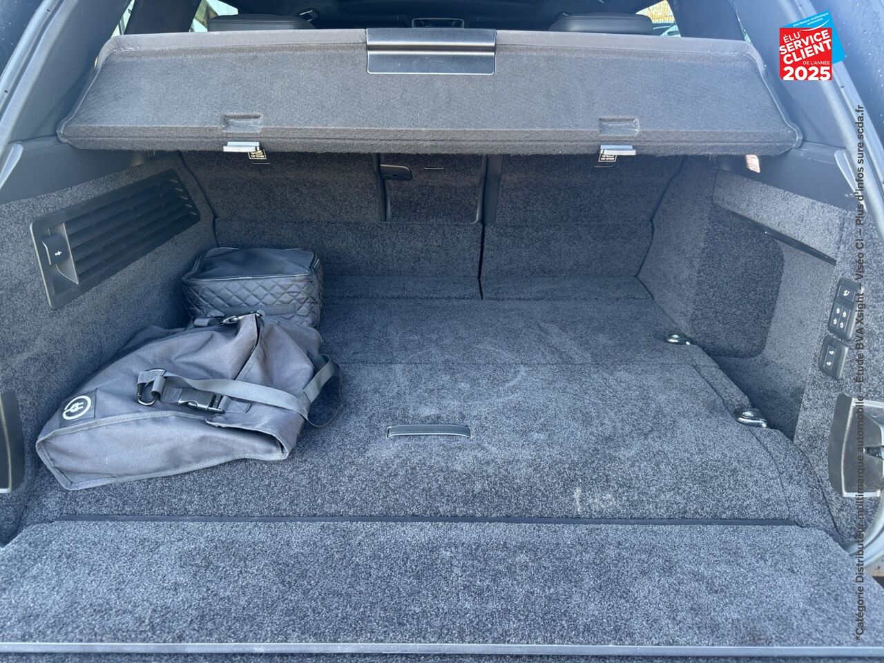 Véhicule d'occasion LAND-ROVER RANGE ROVER 2.0 P400E 404CH AUTOBIOGRAPHY SWB MARK X chez Land Rover Metz