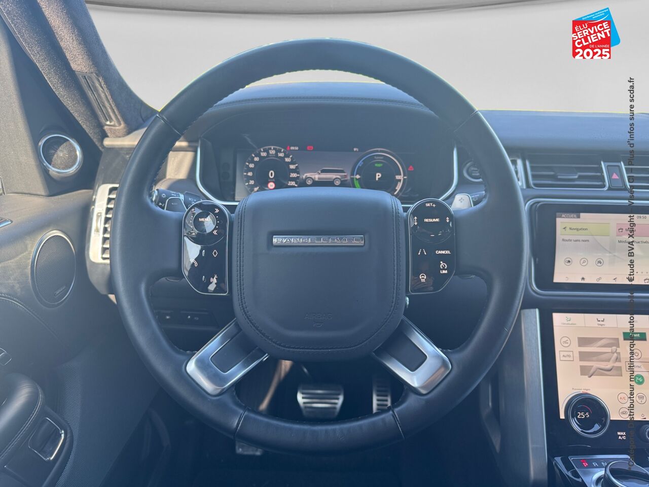 Véhicule d'occasion LAND-ROVER RANGE ROVER 2.0 P400E 404CH AUTOBIOGRAPHY SWB MARK X chez Land Rover Metz