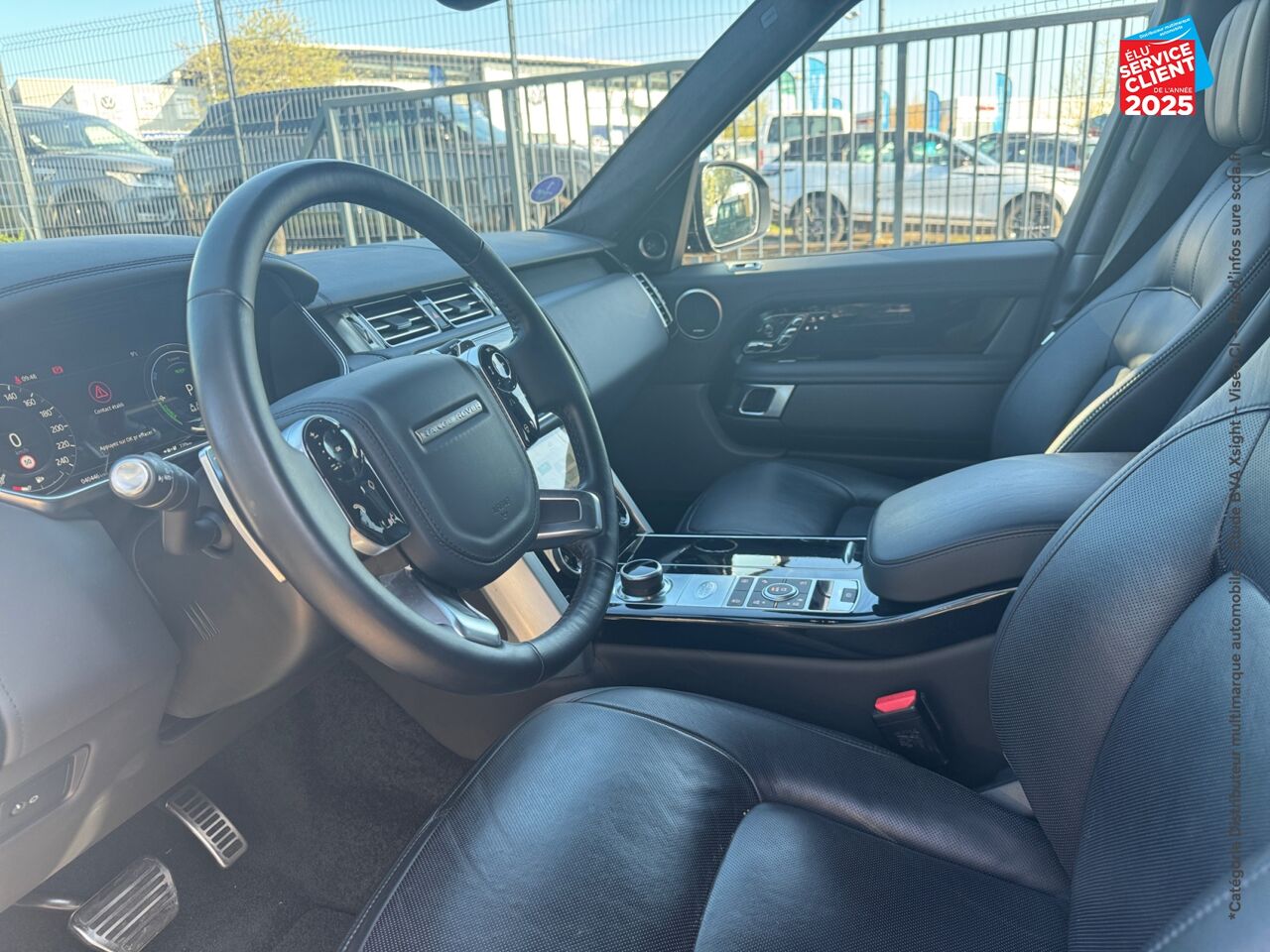 Véhicule d'occasion LAND-ROVER RANGE ROVER 2.0 P400E 404CH AUTOBIOGRAPHY SWB MARK X chez Land Rover Metz