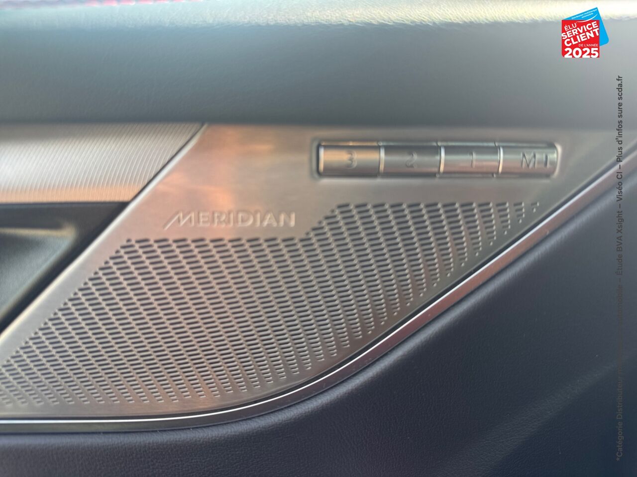 Véhicule d'occasion JAGUAR F-PACE P400E PLUG-IN-HYBRID R-DYNAMIC SE BVA8 AWD chez BMW Pontarlier