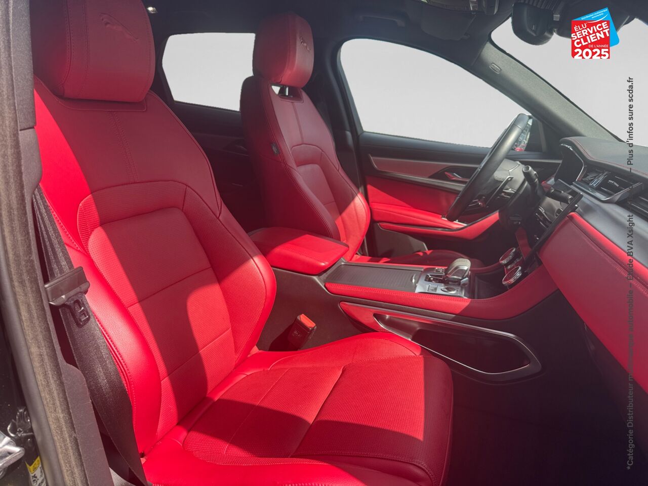 Véhicule d'occasion JAGUAR F-PACE P400E PLUG-IN-HYBRID R-DYNAMIC SE BVA8 AWD chez BMW Pontarlier