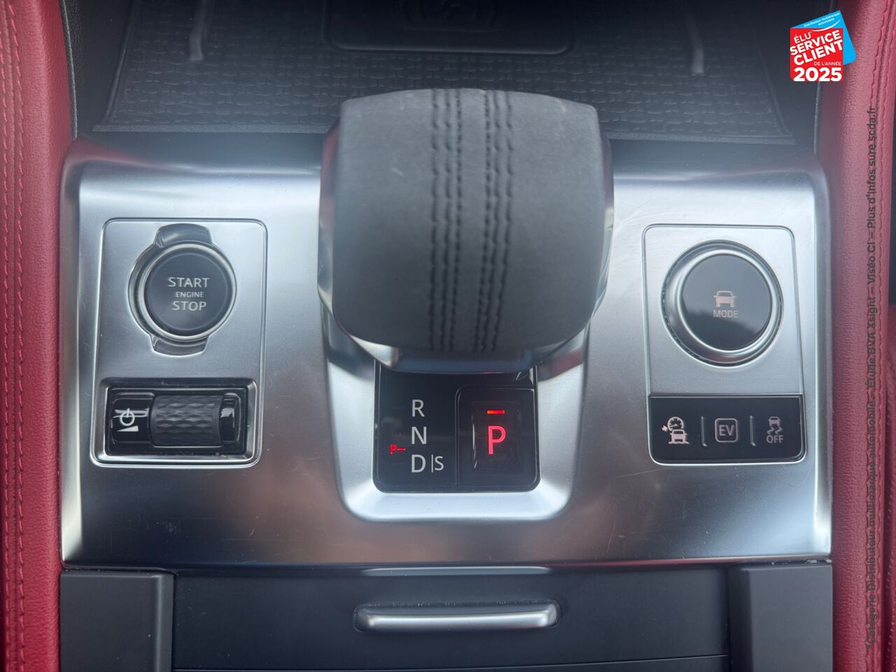 Véhicule d'occasion JAGUAR F-PACE P400E PLUG-IN-HYBRID R-DYNAMIC SE BVA8 AWD chez BMW Pontarlier