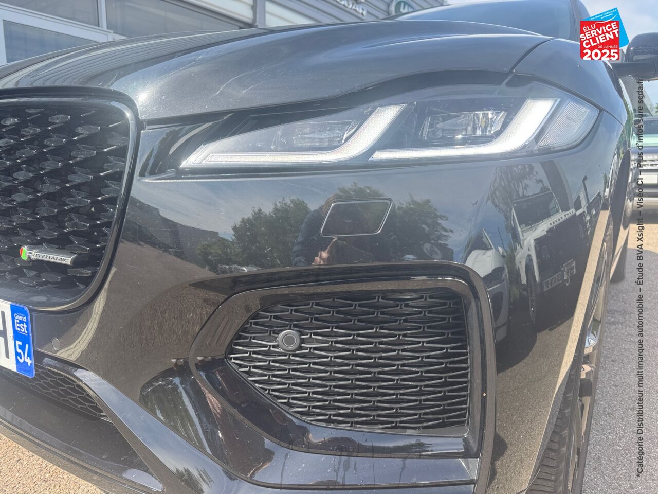 Véhicule d'occasion JAGUAR F-PACE P400E PLUG-IN-HYBRID R-DYNAMIC SE BVA8 AWD chez BMW Pontarlier