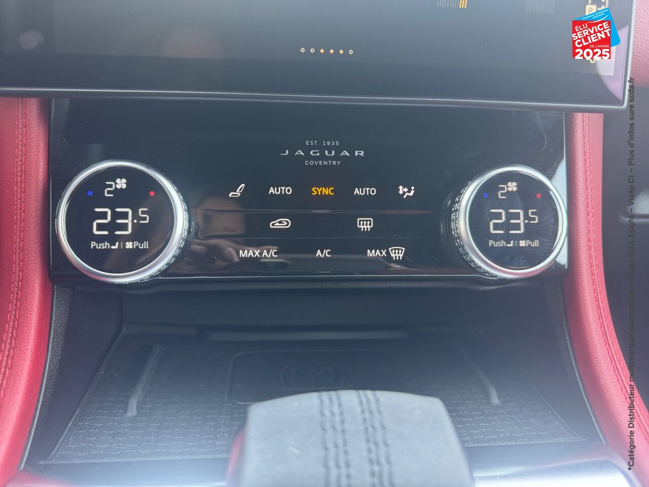 Véhicule d'occasion JAGUAR F-PACE P400E PLUG-IN-HYBRID R-DYNAMIC SE BVA8 AWD chez BMW Pontarlier