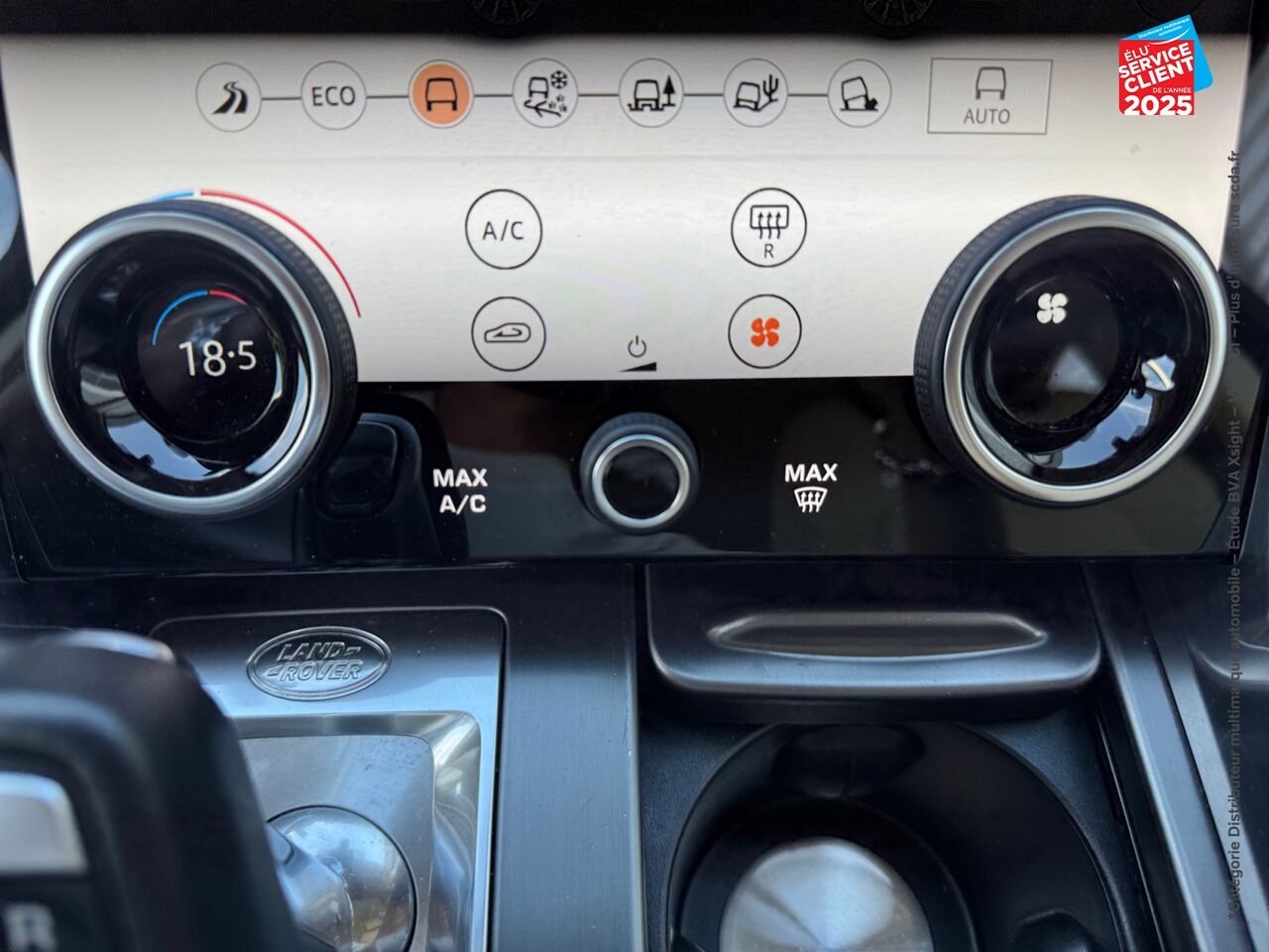 Véhicule d'occasion LAND-ROVER RANGE ROVER SPORT 2.0 P400E 404CH SE MARK IX chez BMW Lons le Saunier