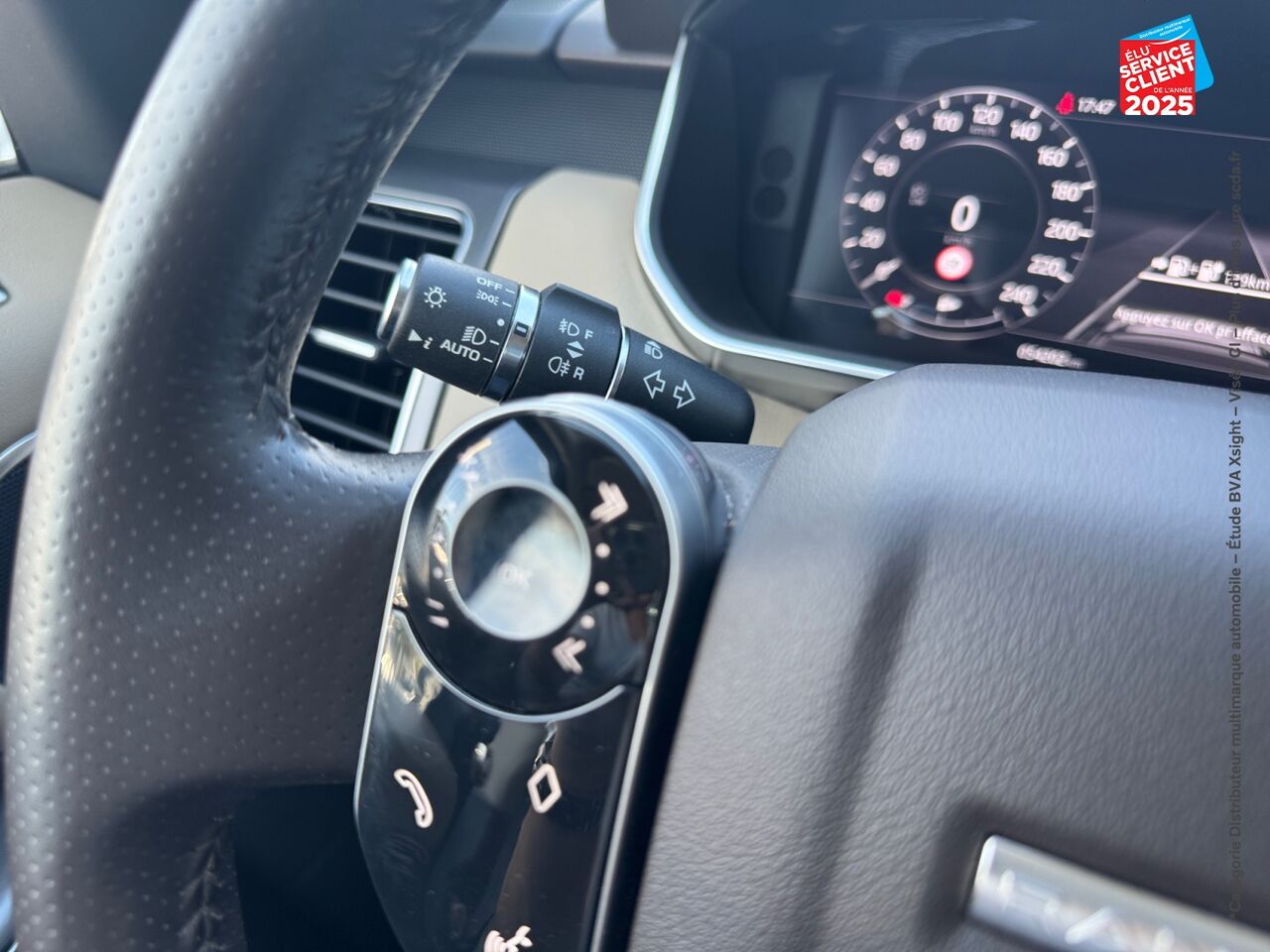 Véhicule d'occasion LAND-ROVER RANGE ROVER SPORT 2.0 P400E 404CH SE MARK IX chez BMW Lons le Saunier