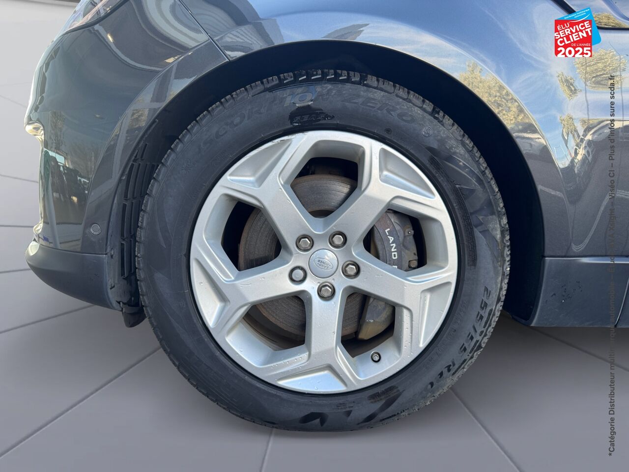 Véhicule d'occasion LAND-ROVER RANGE ROVER SPORT 2.0 P400E 404CH SE MARK IX chez BMW Lons le Saunier