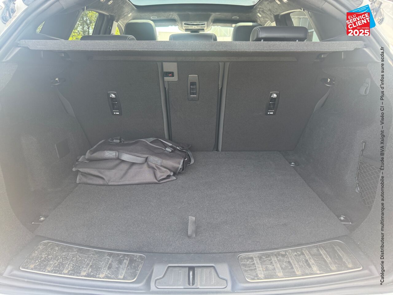 Véhicule d'occasion JAGUAR E-PACE P300E PHEV 309CH R-DYNAMIC HSE chez Renault Saint-Louis