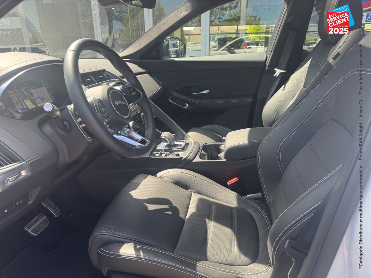 Véhicule d'occasion JAGUAR E-PACE P300E PHEV 309CH R-DYNAMIC HSE chez Renault Saint-Louis