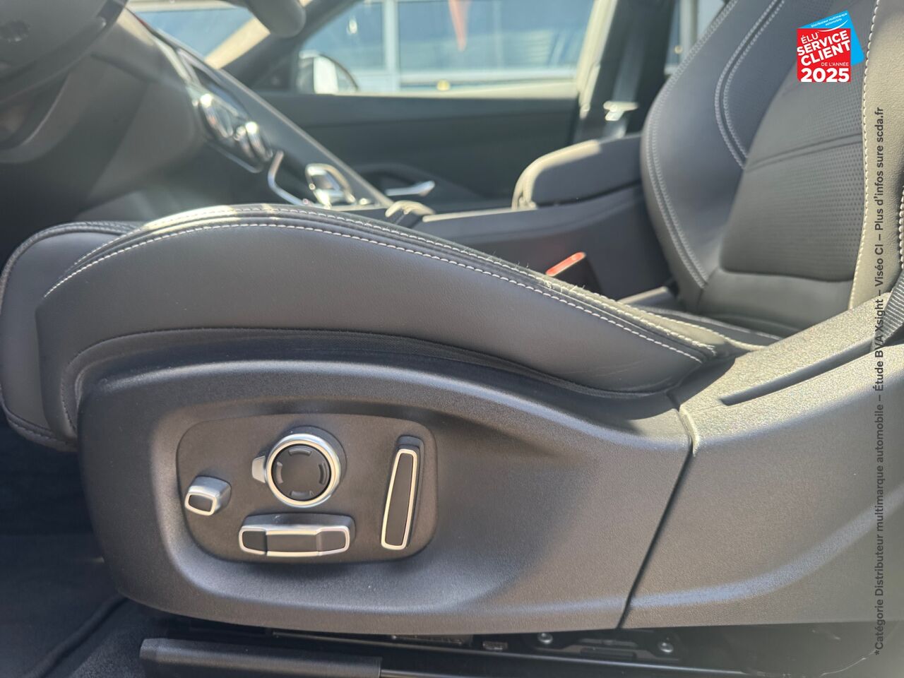 Véhicule d'occasion JAGUAR E-PACE P300E PHEV 309CH R-DYNAMIC HSE chez Renault Saint-Louis