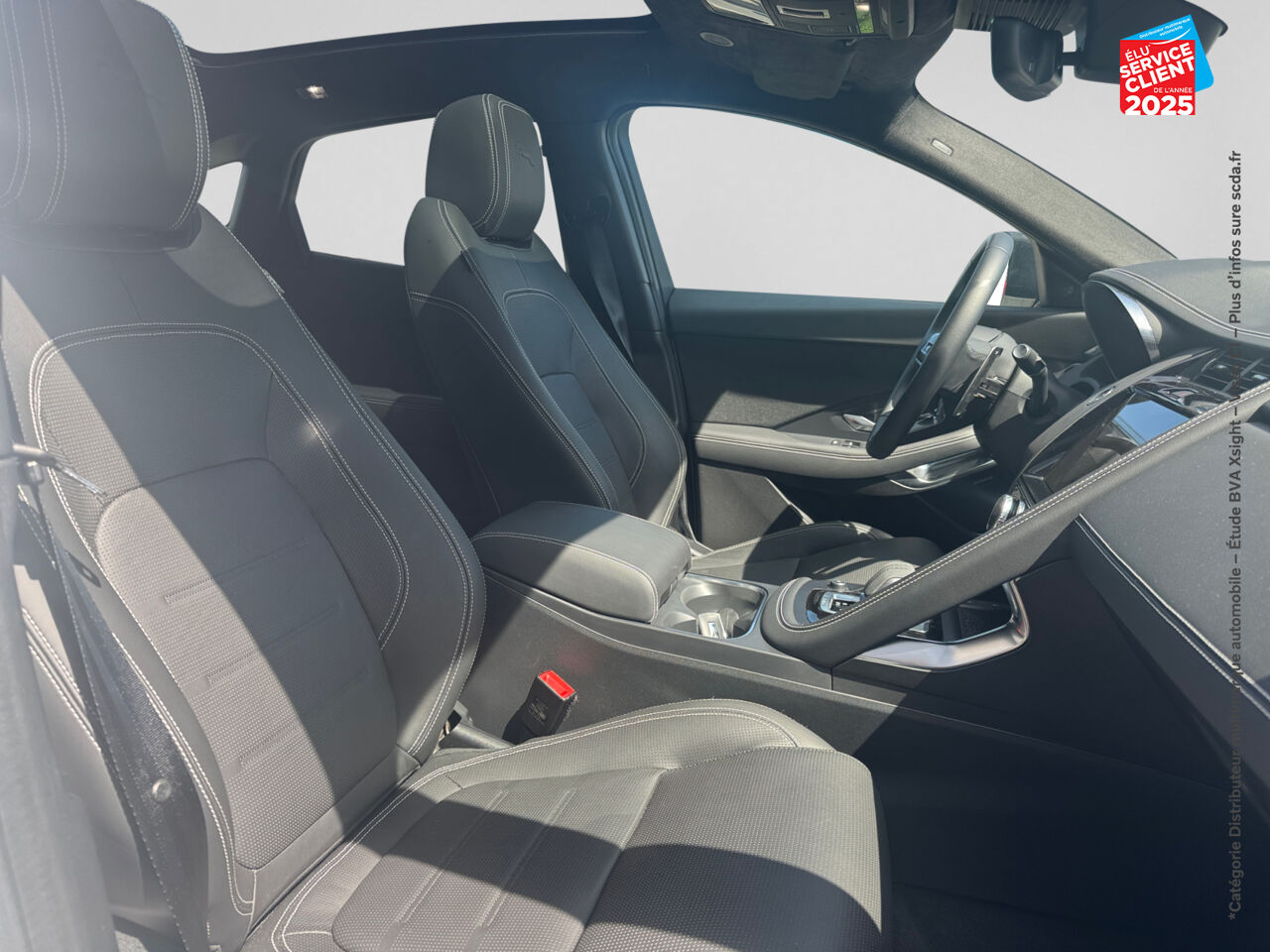 Véhicule d'occasion JAGUAR E-PACE P300E PHEV 309CH R-DYNAMIC HSE chez Renault Saint-Louis