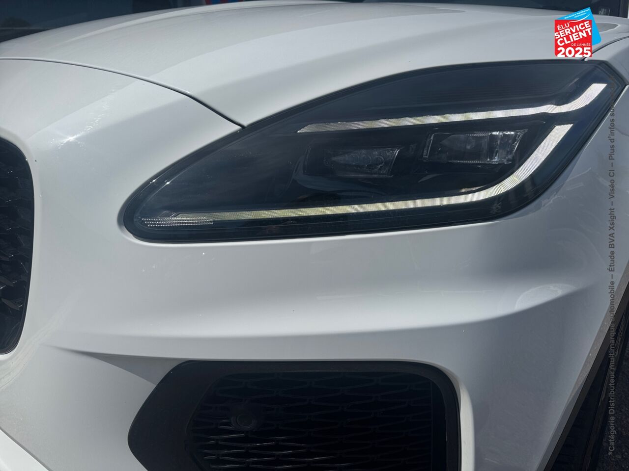 Véhicule d'occasion JAGUAR E-PACE P300E PHEV 309CH R-DYNAMIC HSE chez Renault Saint-Louis