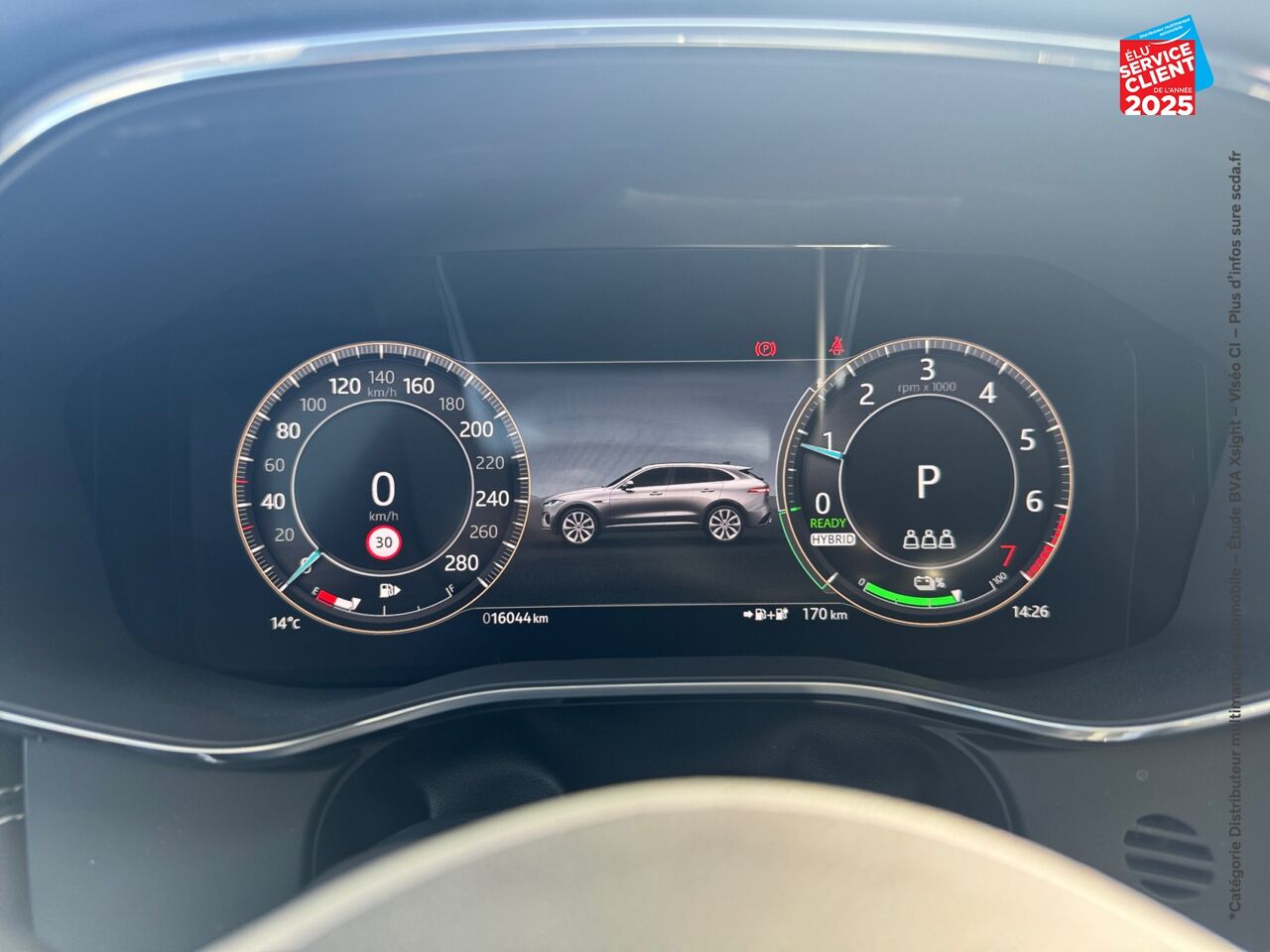 Véhicule d'occasion JAGUAR F-PACE P400E PLUG-IN-HYBRID R-DYNAMIC HSE BVA8 AWD chez BMW Pontarlier
