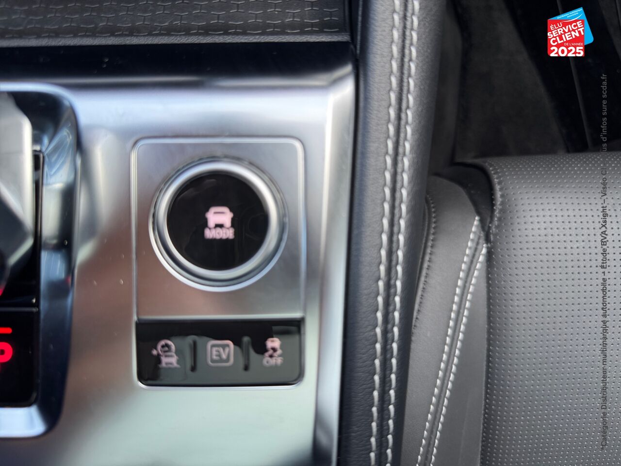 Véhicule d'occasion JAGUAR F-PACE P400E PLUG-IN-HYBRID R-DYNAMIC HSE BVA8 AWD chez BMW Pontarlier