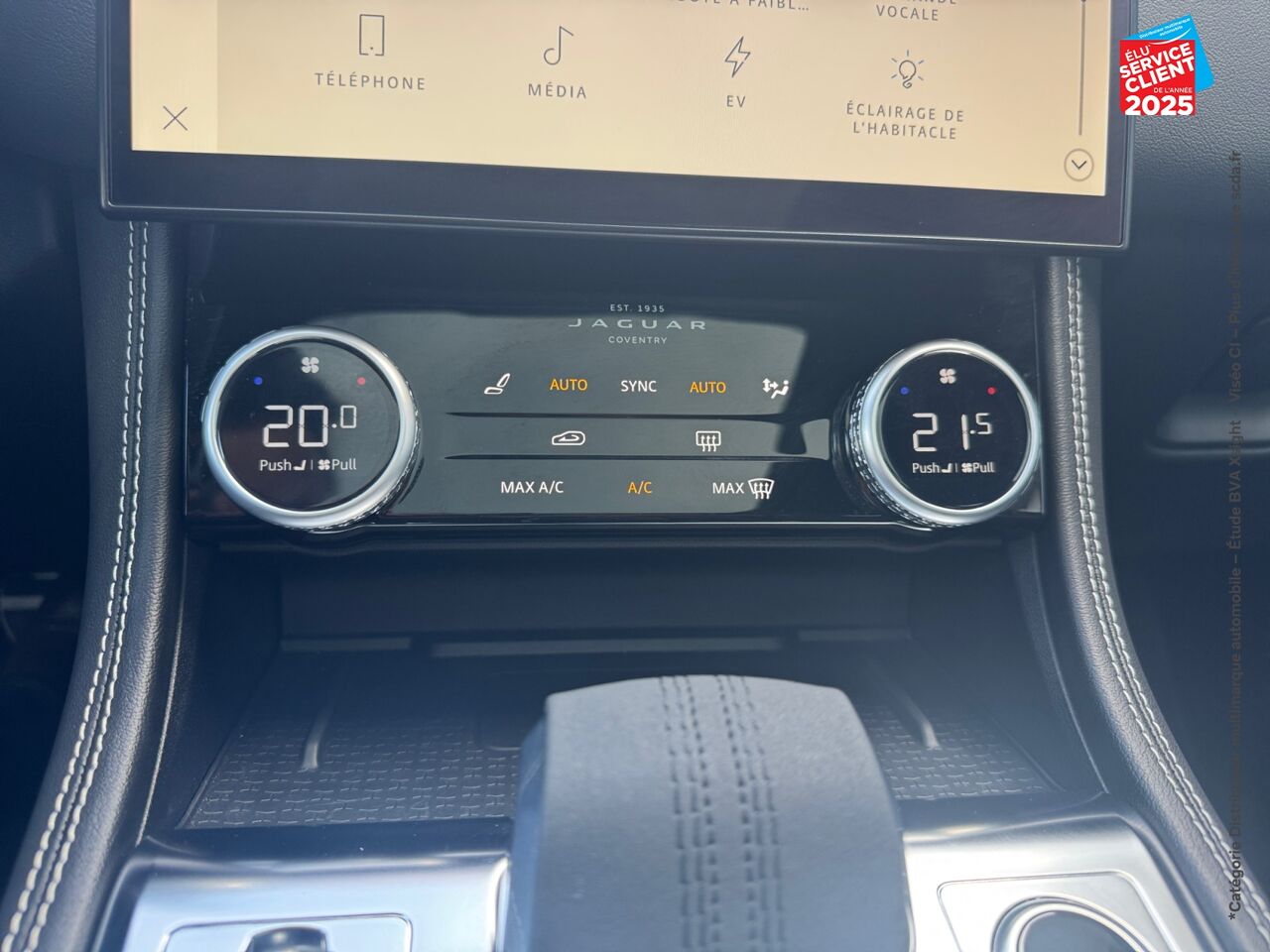 Véhicule d'occasion JAGUAR F-PACE P400E PLUG-IN-HYBRID R-DYNAMIC HSE BVA8 AWD chez BMW Pontarlier