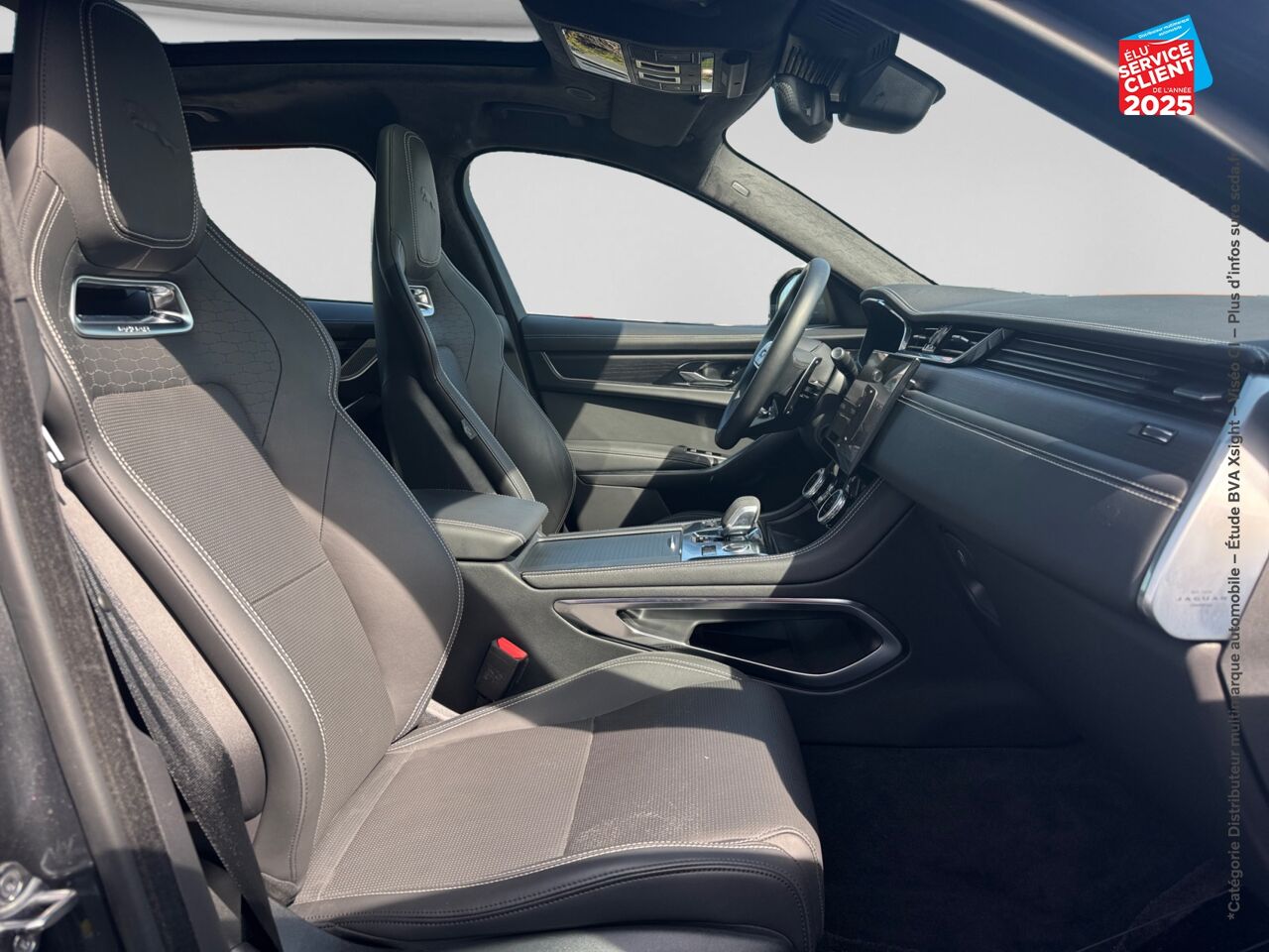 Véhicule d'occasion JAGUAR F-PACE P400E PLUG-IN-HYBRID R-DYNAMIC HSE BVA8 AWD chez BMW Pontarlier