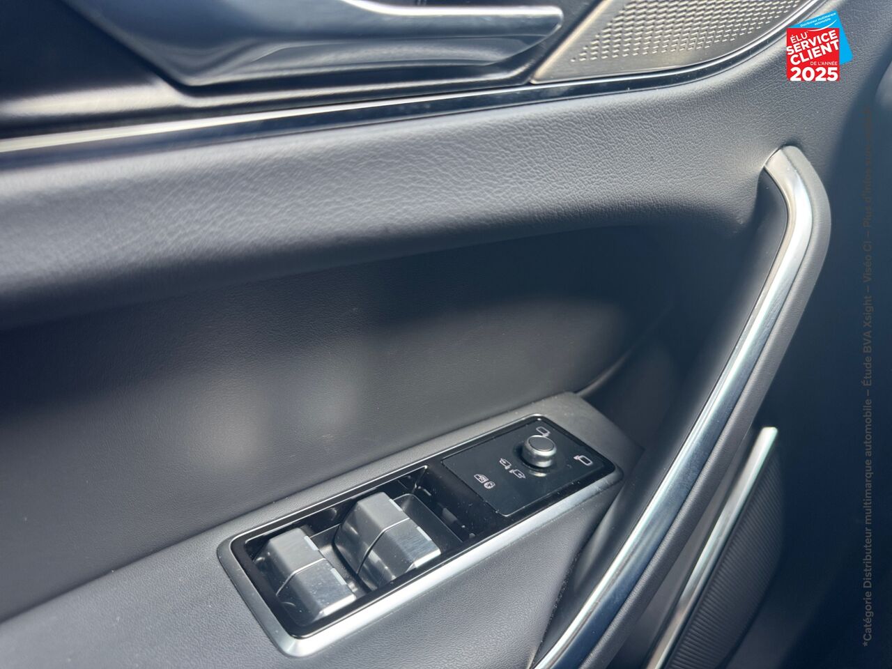 Véhicule d'occasion JAGUAR F-PACE P400E PLUG-IN-HYBRID R-DYNAMIC HSE BVA8 AWD chez BMW Pontarlier
